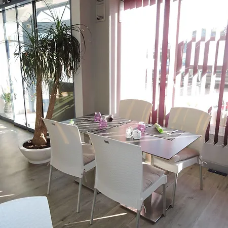 Le Foron Hotel