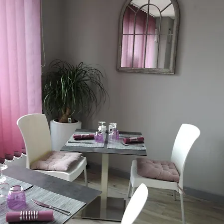 Le Foron Szálloda