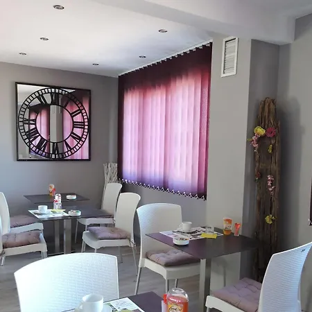 Hotel Le Foron 3*