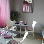 Le Foron מלון