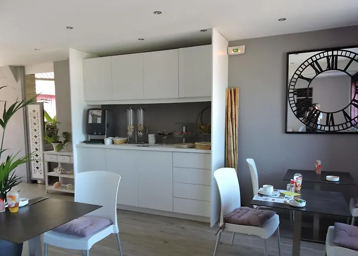 Le Foron Hotel